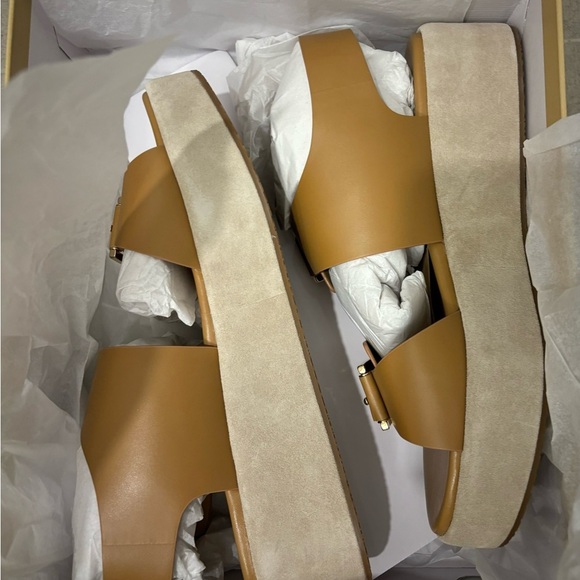 Brand new Michael Kors leather  Sandals 9 ! - Picture 6 of 9